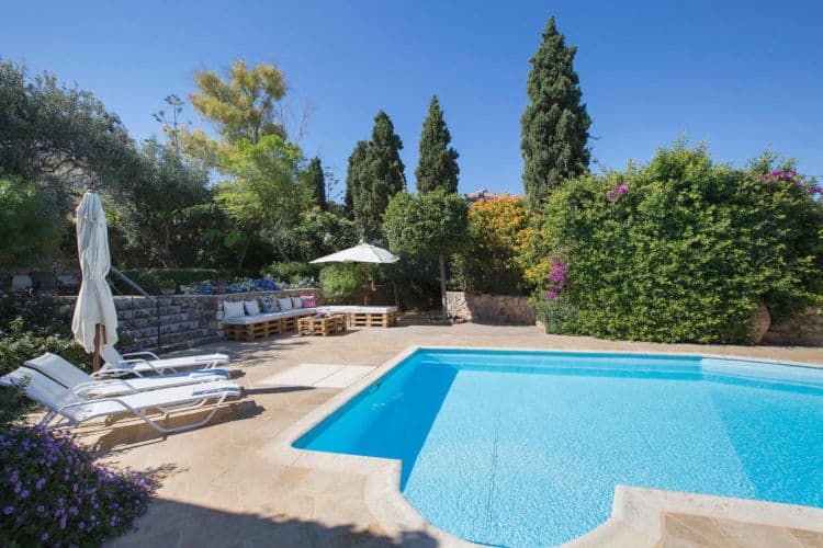 Villa-Bougainvillea-Olive-Villa-Rentals-Spetses-pool