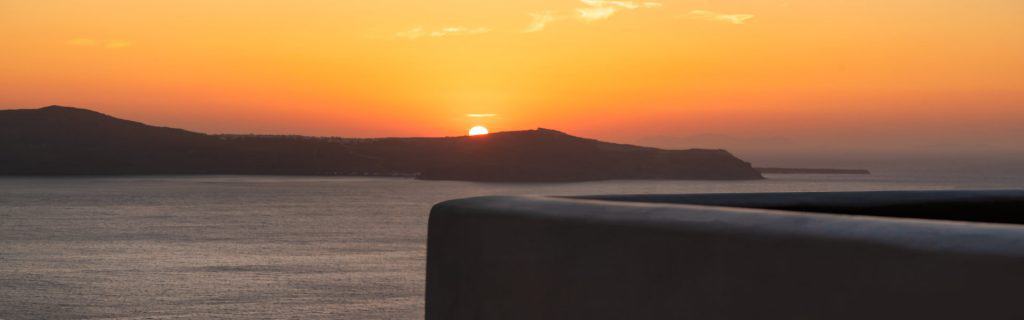 featured-Villa-Fleur-Santorini-by-Olive-Villa-Rentals-terrace-sunset-views