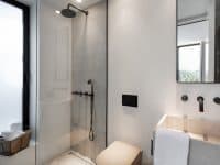 Villa- Isolde-Kea-by-Olive-Villa-Rentals-main-level-bathroom-2
