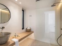 Villa- Isolde-Kea-by-Olive-Villa-Rentals-lower-level-suite-2-bathroom