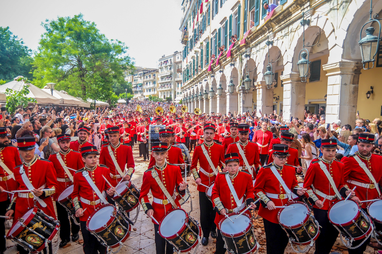 The marching band of Corfu in red