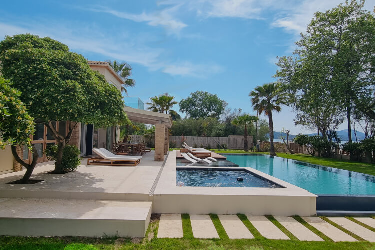 Villa-Dafni-Listing-image