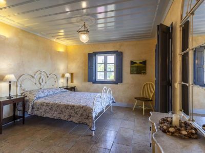 Villa-Corinna-Spetses-by-Olive-Villa-Rentals-bedroom