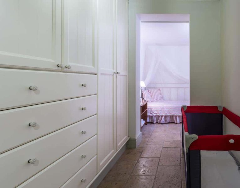 Villa-Corinna-Spetses-by-Olive-Villa-Rentals-bedroom