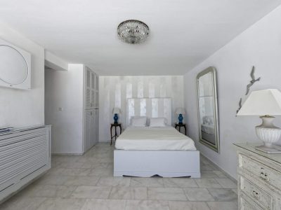 Villa-Delos Mare-Mykonos-by-Olive-Villa-Rentals-bedroom-ground-floor