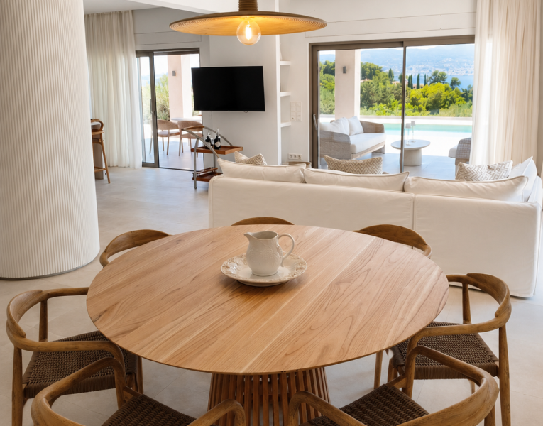 Dining Table Villa Poolfront