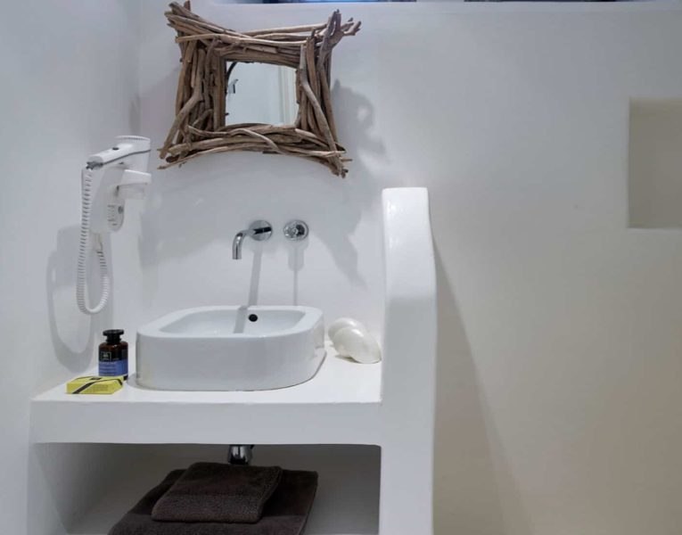 Villa-Melaina-Syros-by-Olive-Villa-Rentals-bathroom