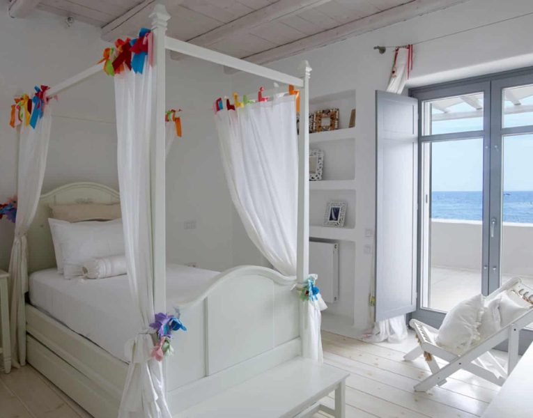 Villa-Melaina-Syros-by-Olive-Villa-Rentals-kids-bedroom-1