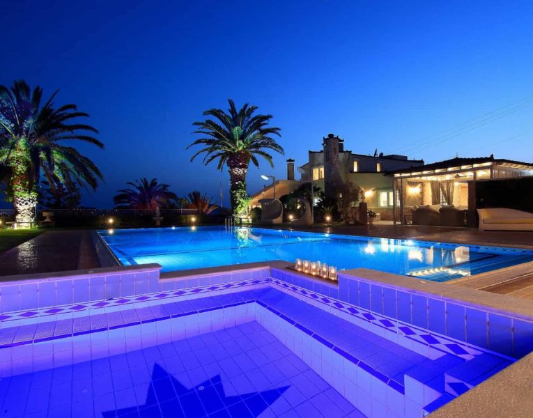 Villa Aristi in Athens, swimming pool, by Olive Villa Rentals