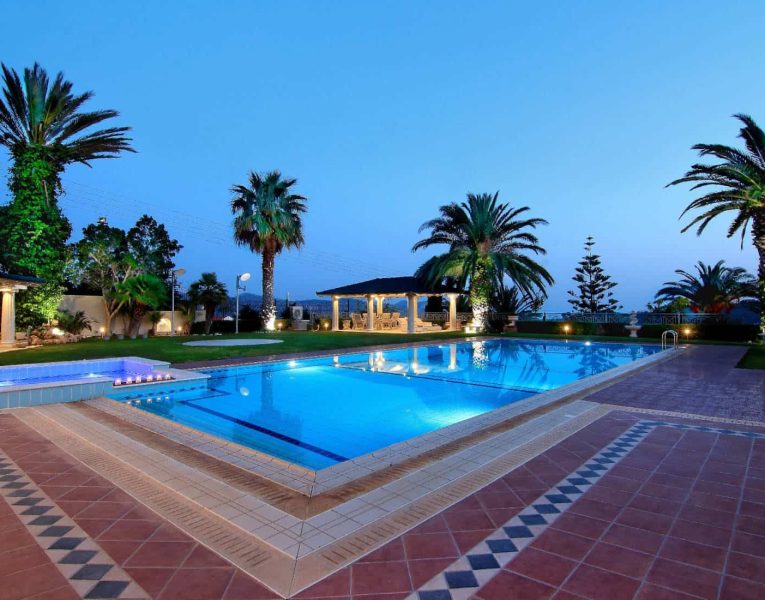 Villa Aristi in Athens, swimming pool, by Olive Villa Rentals