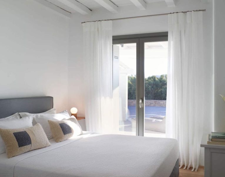 Villa-Reina-Mykonos-by-Olive-Villa-Rentals-bedroom