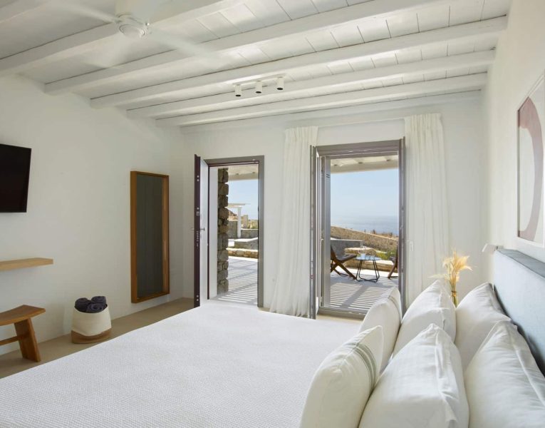 Villa-Reina-Mykonos-by-Olive-Villa-Rentals-bedroom
