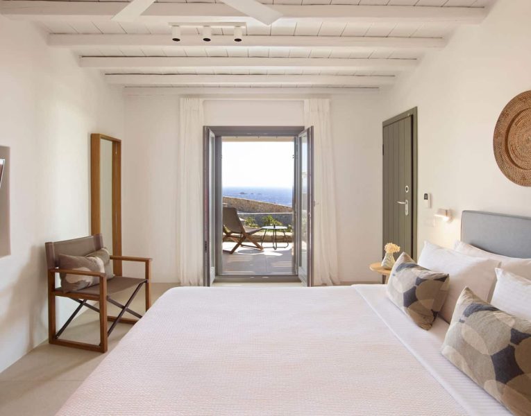 Villa-Reina-Mykonos-by-Olive-Villa-Rentals-bedroom