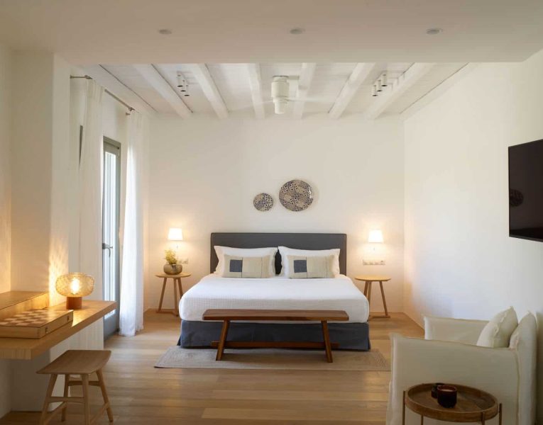 Villa-Reina-Mykonos-by-Olive-Villa-Rentals-bedroom