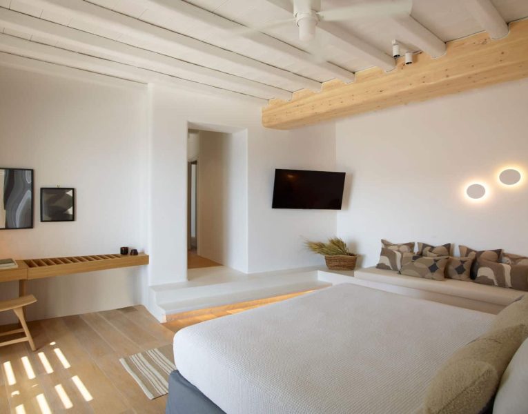 Villa-Reina-Mykonos-by-Olive-Villa-Rentals-bedroom