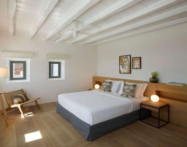 Villa-Reina-Mykonos-by-Olive-Villa-Rentals-bedroom