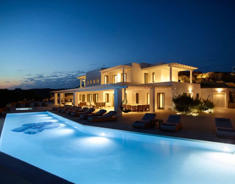 Villa-Reina-Mykonos-by-Olive-Villa-Rentals-night-lighting