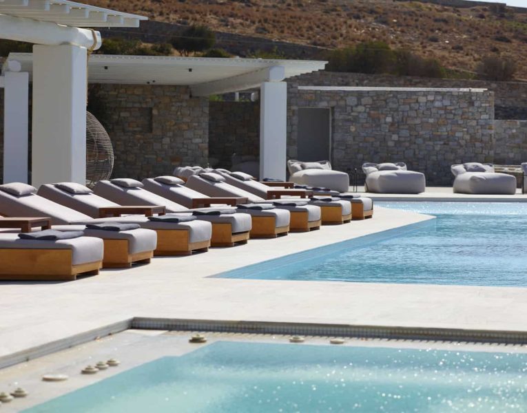 Villa-Reina-Mykonos-by-Olive-Villa-Rentals-sunbeds