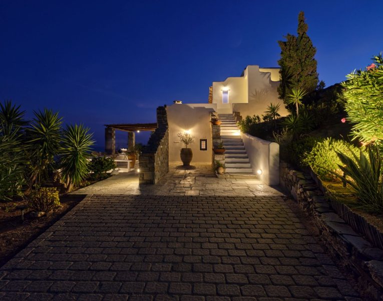 Lithos Villa by Olive Villa Rentals