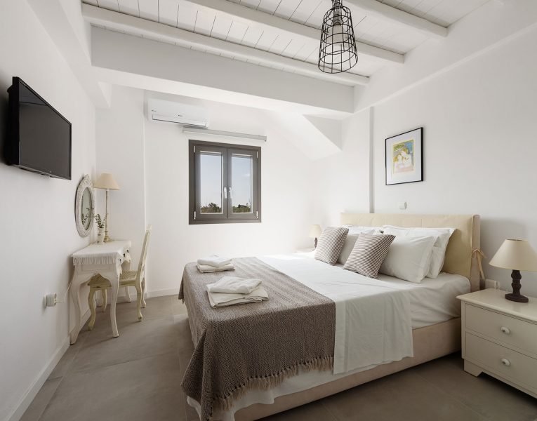 Villa Fizzy in Paros by Olive Villa Rentals