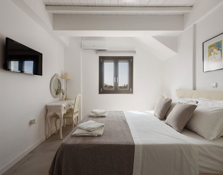 Villa Fizzy in Paros by Olive Villa Rentals