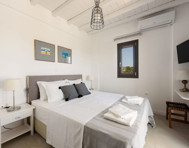 Villa Fizzy in Paros by Olive Villa Rentals