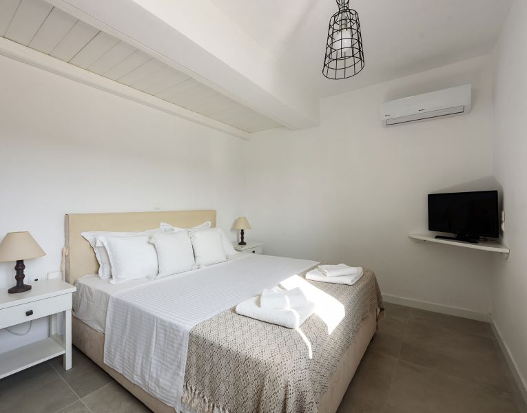 Villa Fizzy in Paros by Olive Villa Rentals