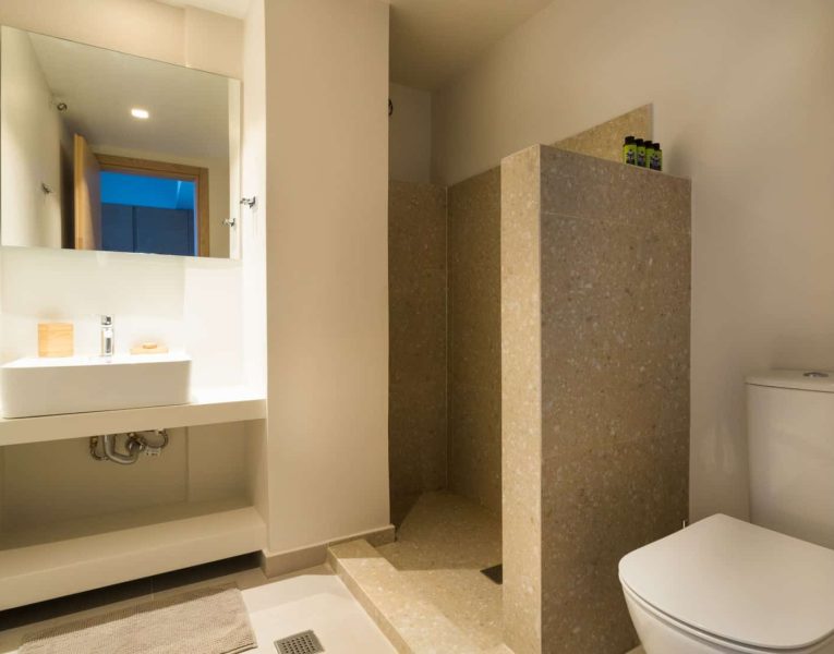 Villa Estee in Porto Heli, bathroom, by Olive Villa Rentals
