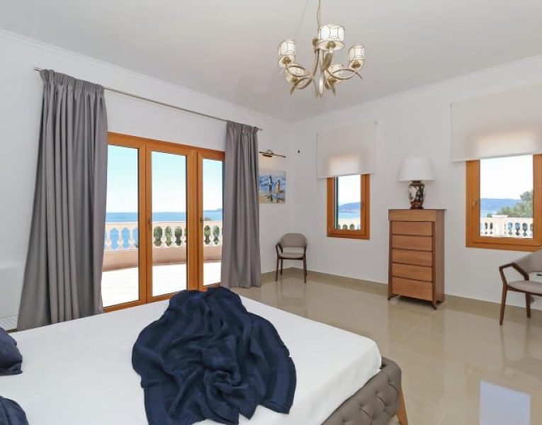 Villa-Rafaella-Porto Heli-by-Olive-Villa-Rentals-bedroom-upper-floor