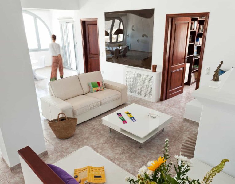 Villa Rosalin in Santorini, living room, by Olive Villa Rentals