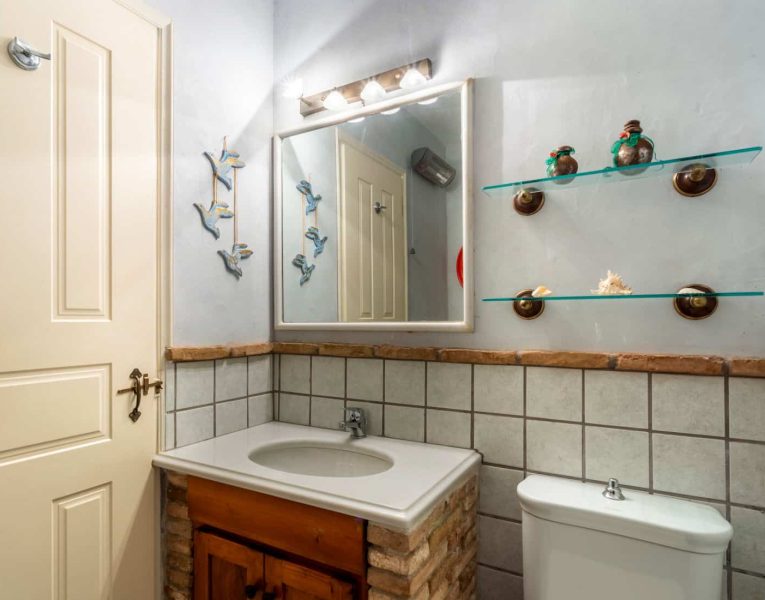 Villa-Mare Vista-Spetses-by-Olive-Villa-Rentals-bathroom