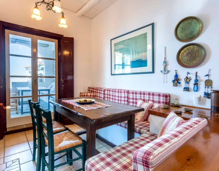 Villa-Mare Vista-Spetses-by-Olive-Villa-Rentals-dining-area