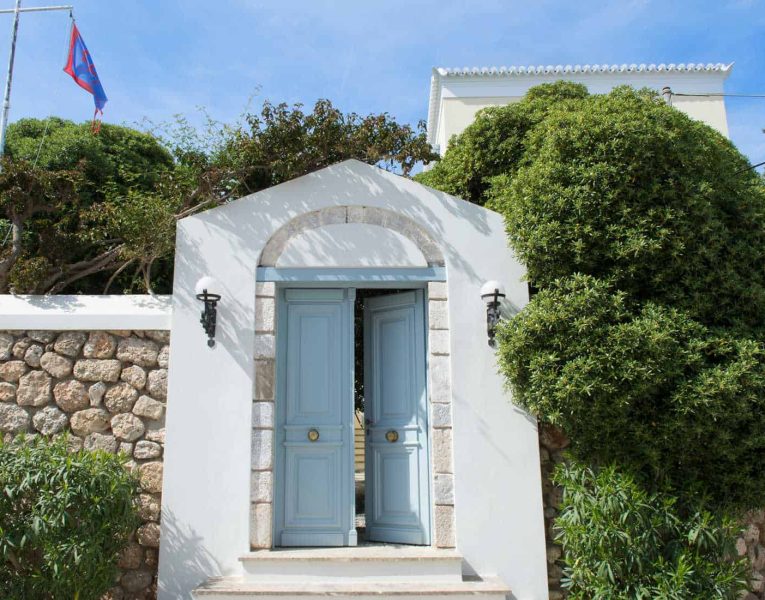 Olive-Villa-Rentals-Spetses-Villa Felicia - main entrance