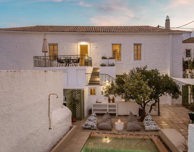 Olive Villa Rentals- Spetses- Villa The Palm