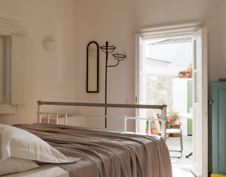Olive Villa Rentals- Spetses- Villa The Palm