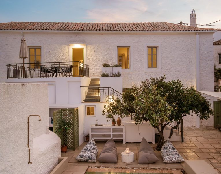 Olive Villa Rentals- Spetses- Villa The Palm