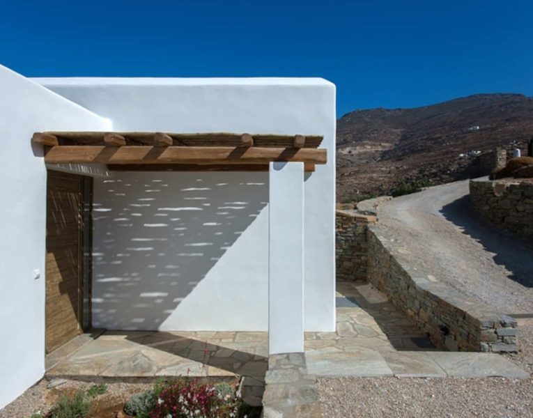 Villa Luna in Tinos, facade, by Olive Villa Rentals