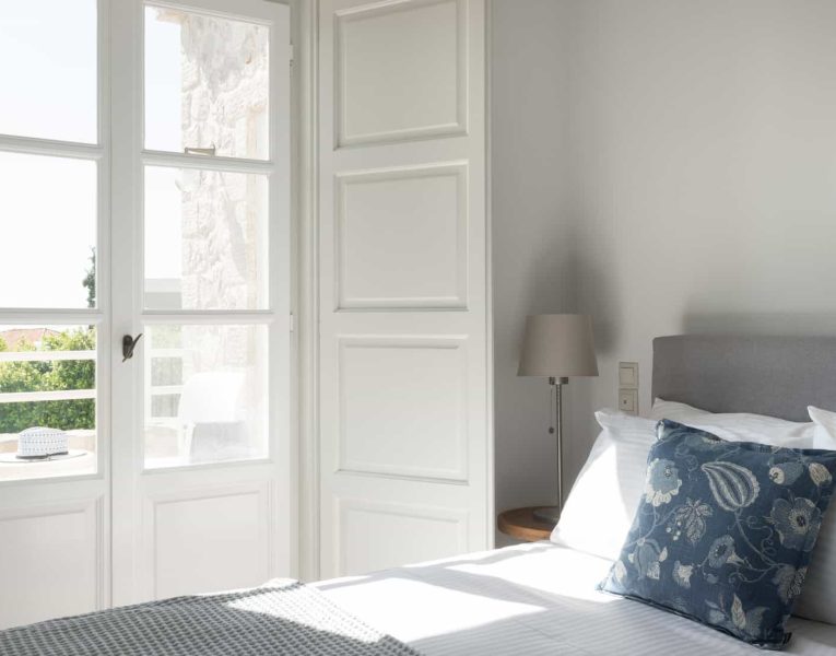 Villa- Arte-Spetses-by-Olive-Villa-Rentals-upper-level-bedroom