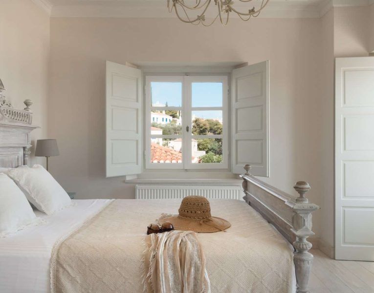 Villa- Arte-Spetses-by-Olive-Villa-Rentals-upper-level-bedroom
