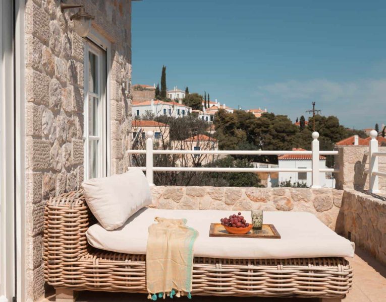 Villa- Arte-Spetses-by-Olive-Villa-Rentals-upper-level-balcony