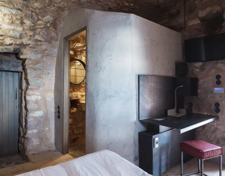 Torre di Mani-Mani-Peninsula-by-Olive-Villa-Rentals-bathroom