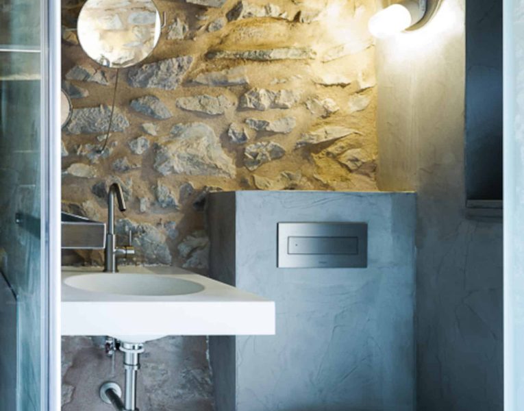 Torre di Mani-Mani-Peninsula-by-Olive-Villa-Rentals-bathroom