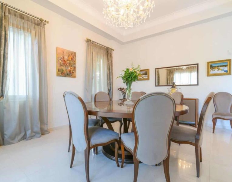 Villa-Alterra -Athens-by-Olive-Villa-Rentals-upper-dining-area