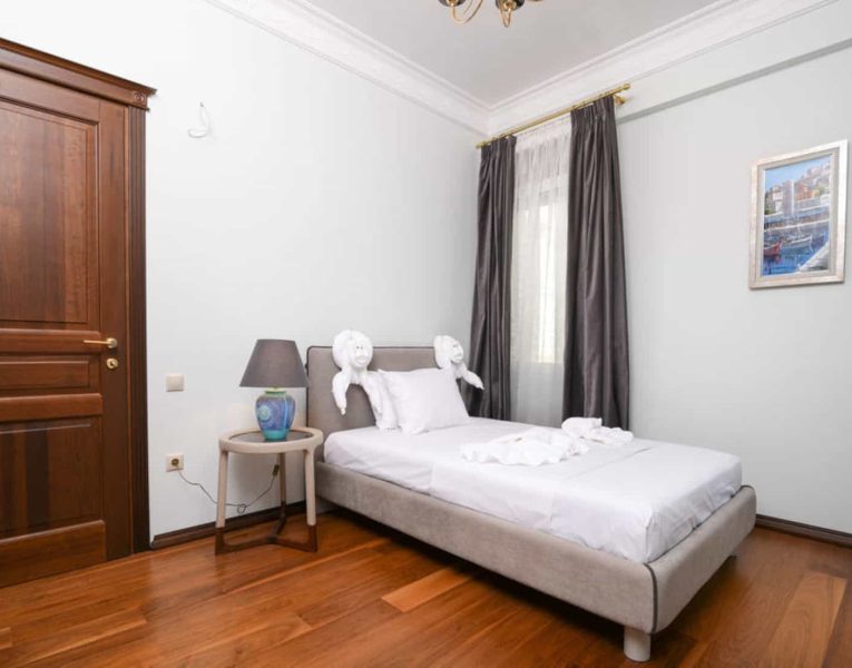 Villa-Alterra-Athens-by-Olive-Villa-Rentals-upper-bedroom-4