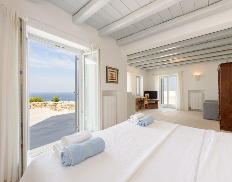 Villa Assana in Paros by Olive Villa Rentals