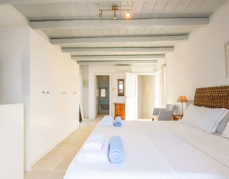 Villa Assana in Paros by Olive Villa Rentals