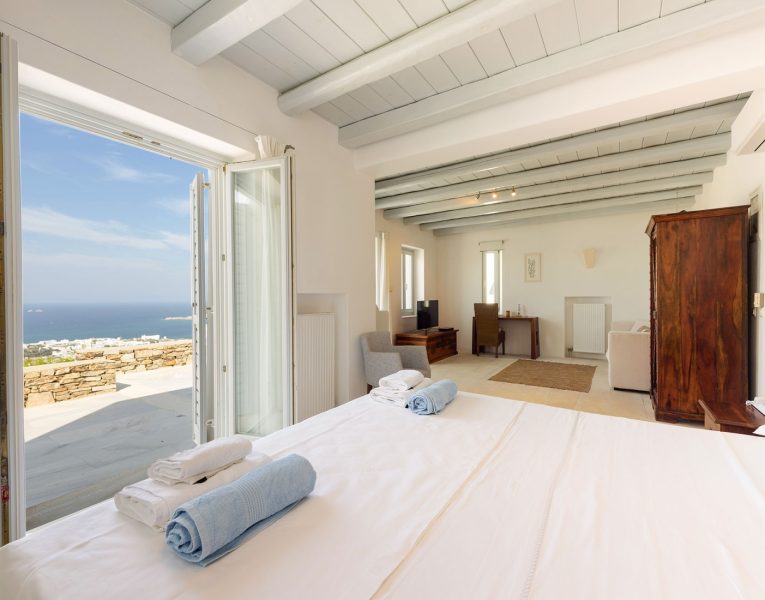 Villa Assana in Paros by Olive Villa Rentals