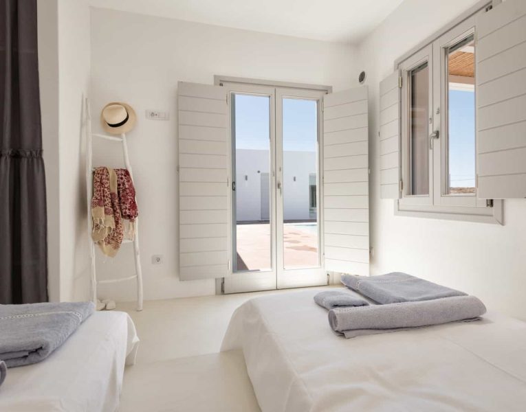 Villa-Blanche-Paros-by-Olive-Villa-Rentals-bedroom