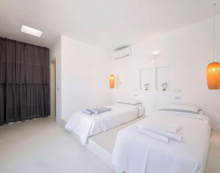 Villa-Blanche-Paros-by-Olive-Villa-Rentals-bedroom