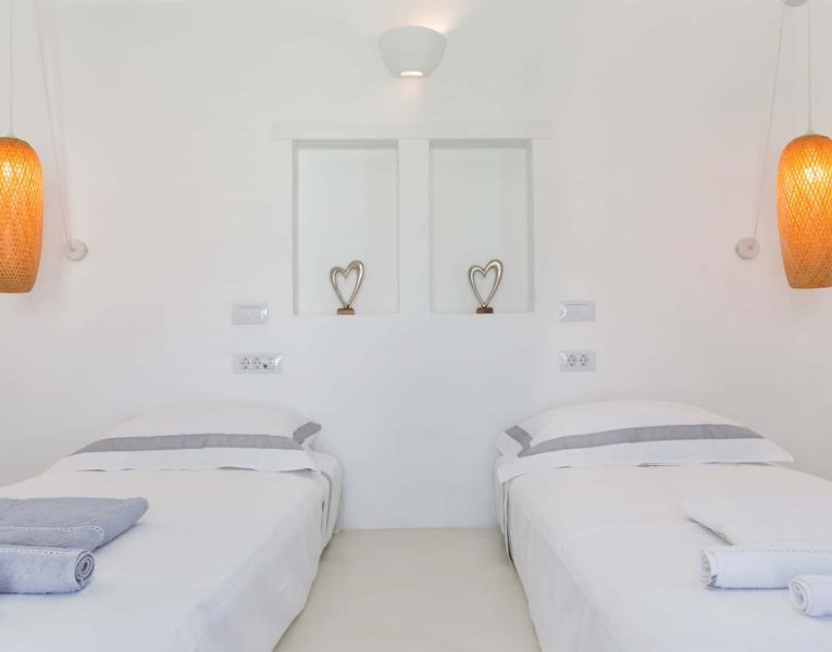 Villa-Blanche-Paros-by-Olive-Villa-Rentals-bedroom